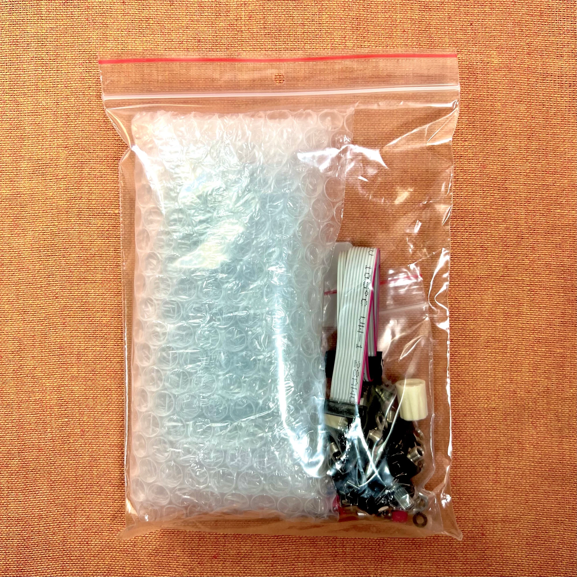 写真:DIYキット裏側