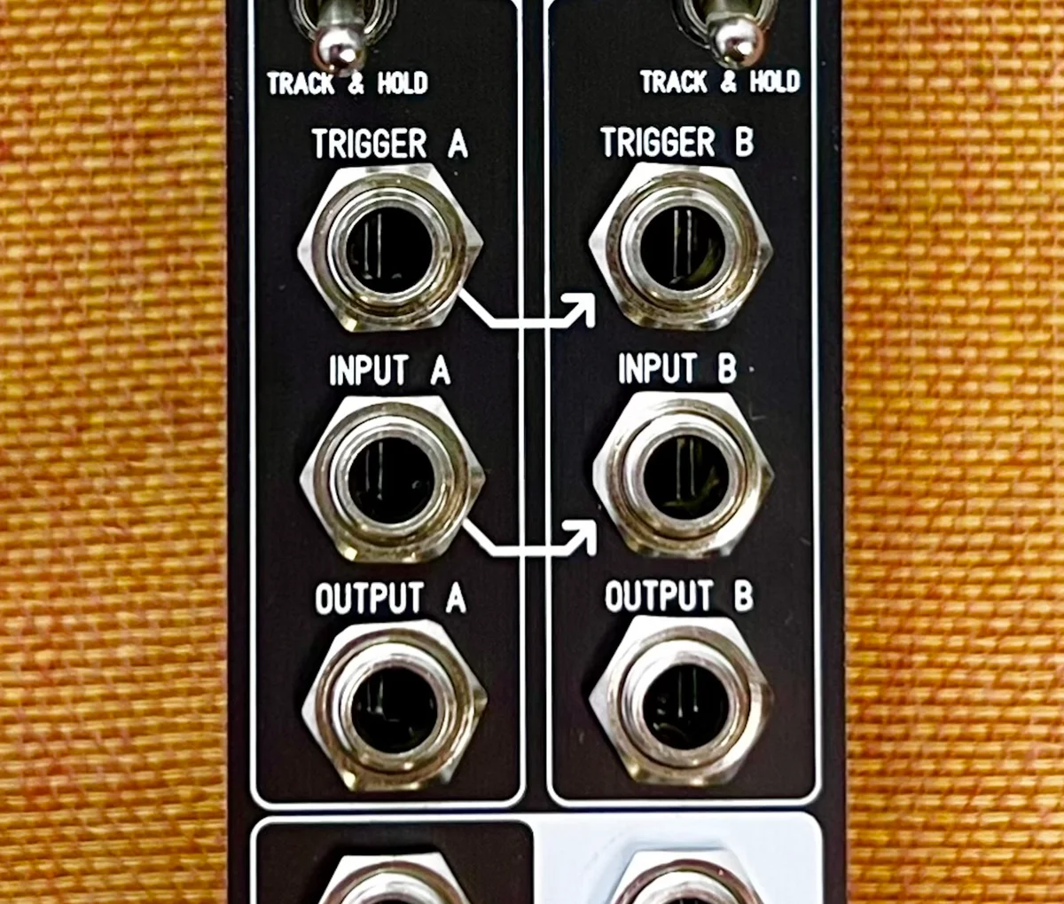 写真:ADDAC215のジャック