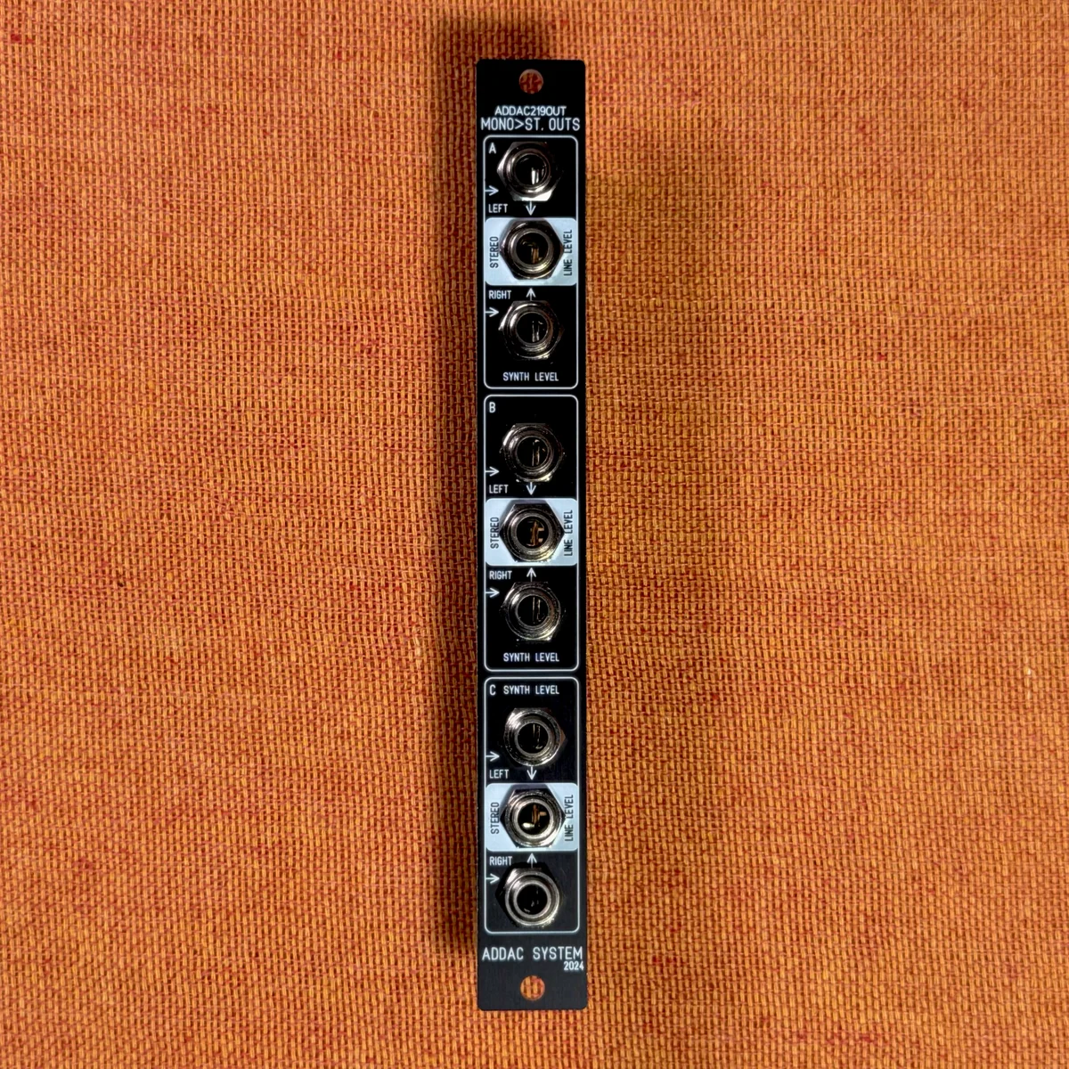 ADDAC System: ADDAC219OUT Dual Mono > Stereo