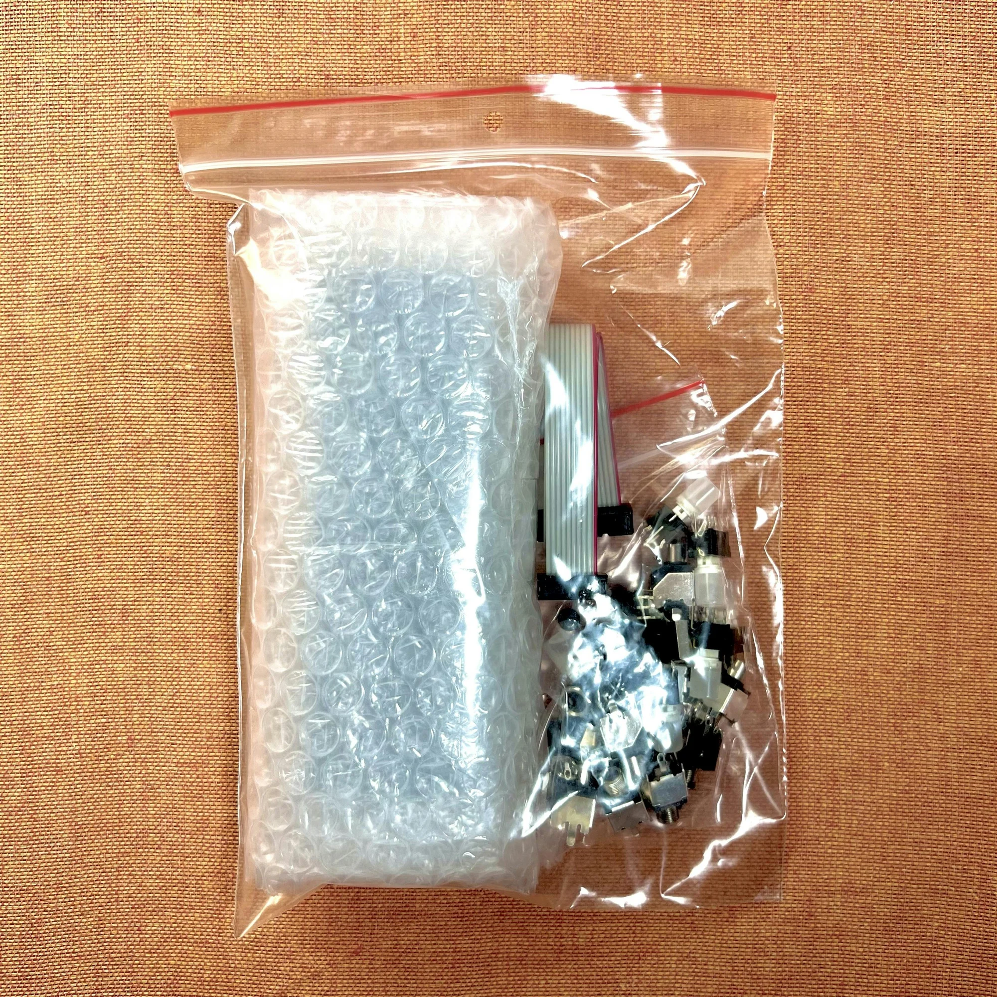 写真:DIYキット裏側