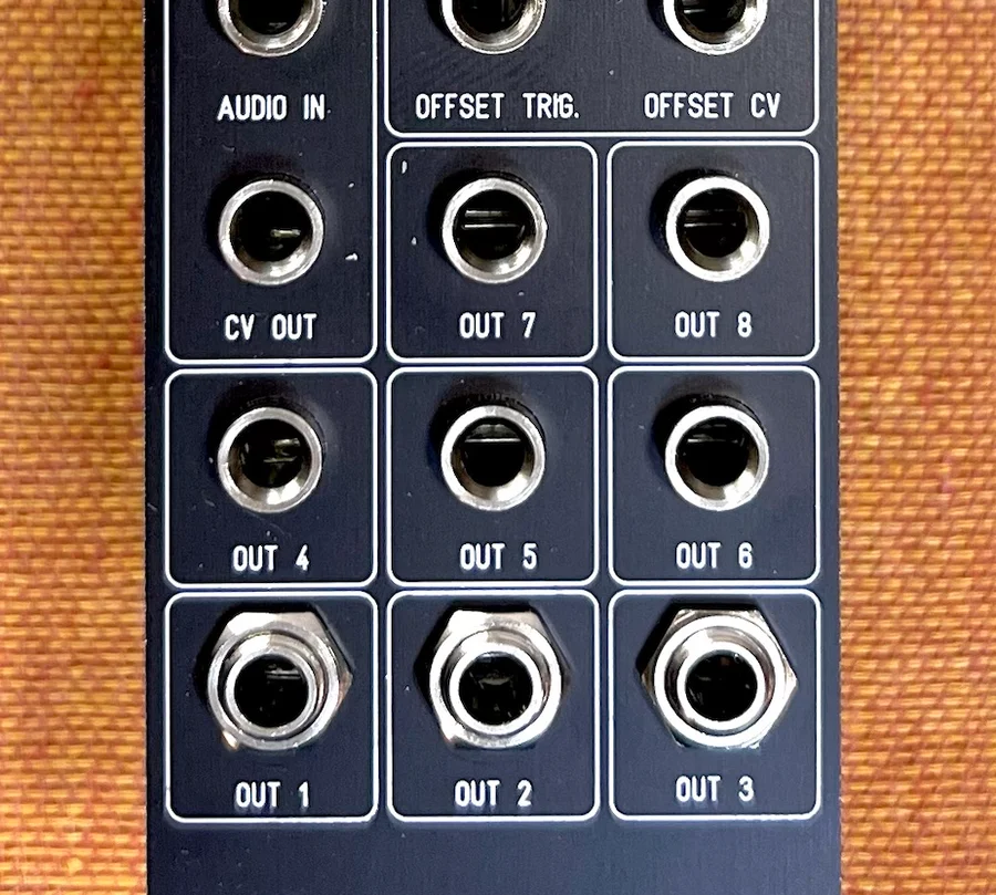 写真:Gate Outジャック