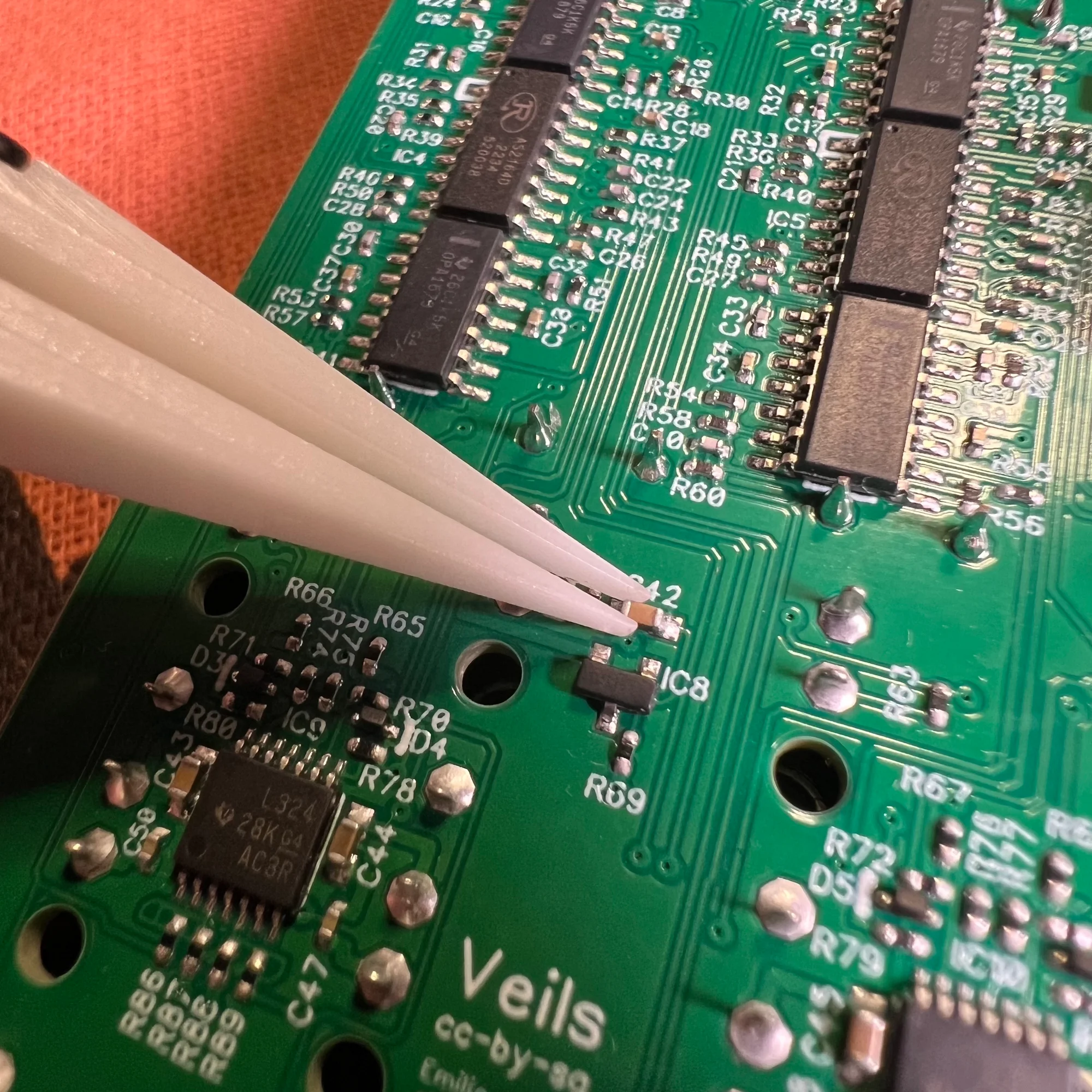 写真:精密ピンセット