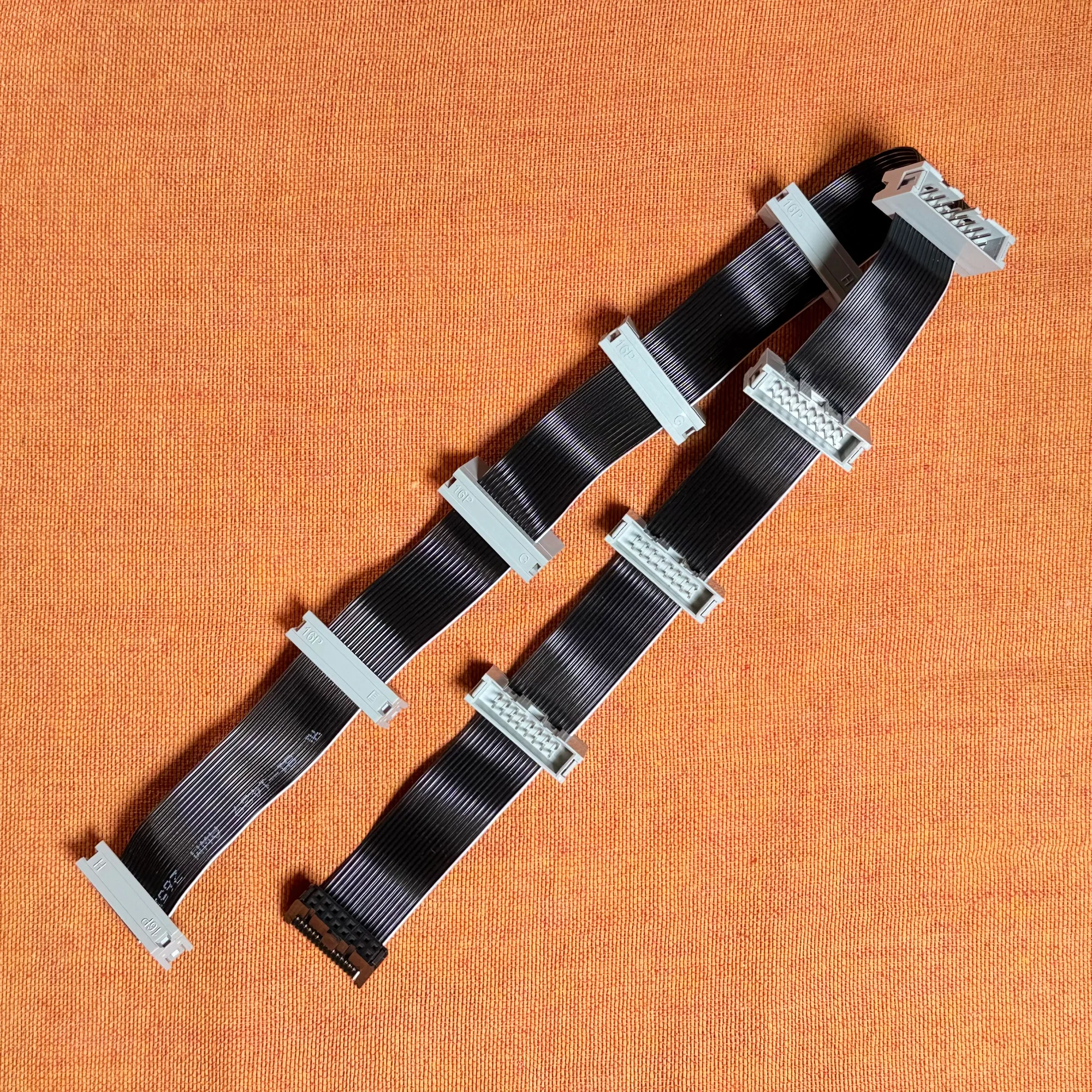 Takazudo Modular: ユーロラック用 フライングバスケーブル