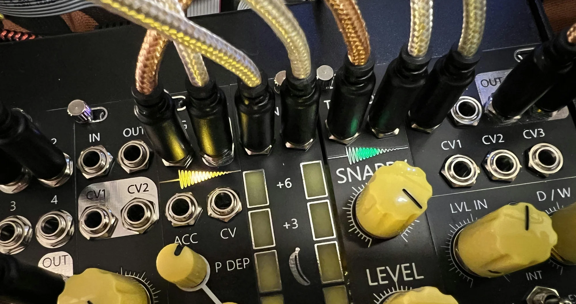 波形マークが点灯している写真