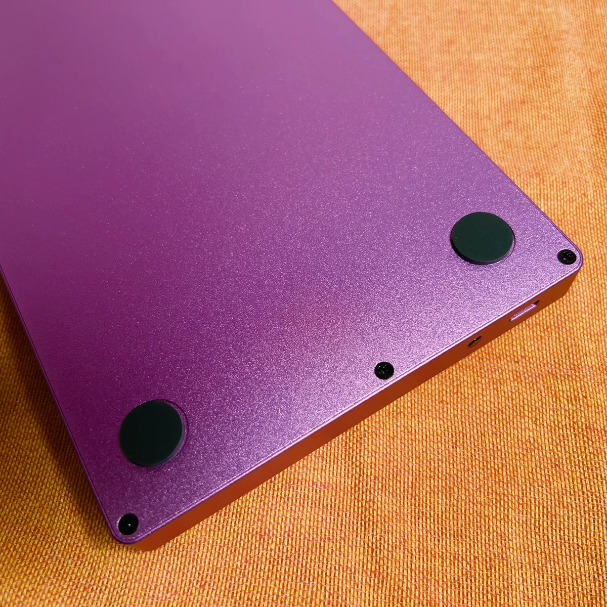 写真:Magenta Edition