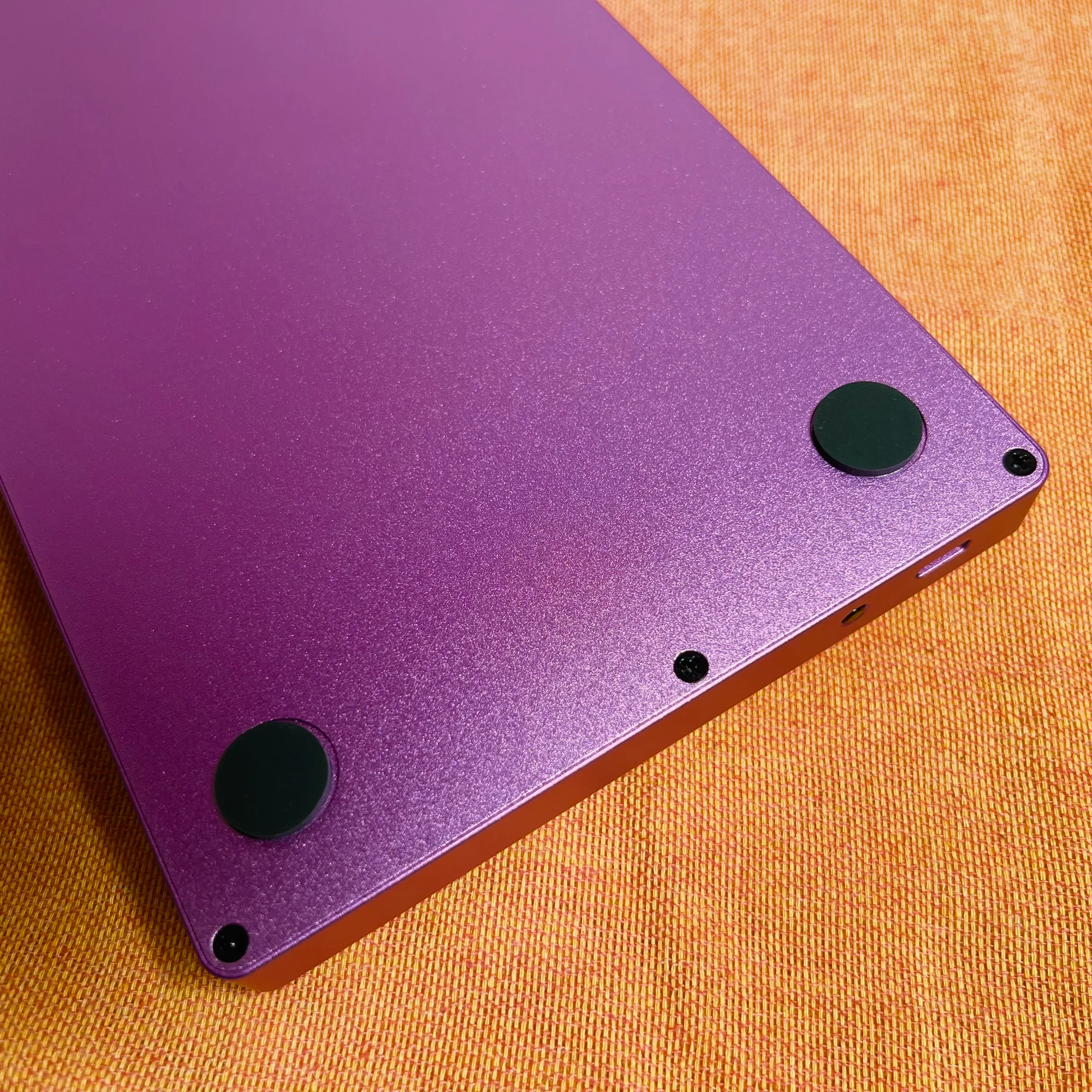 写真:Magenta Edition