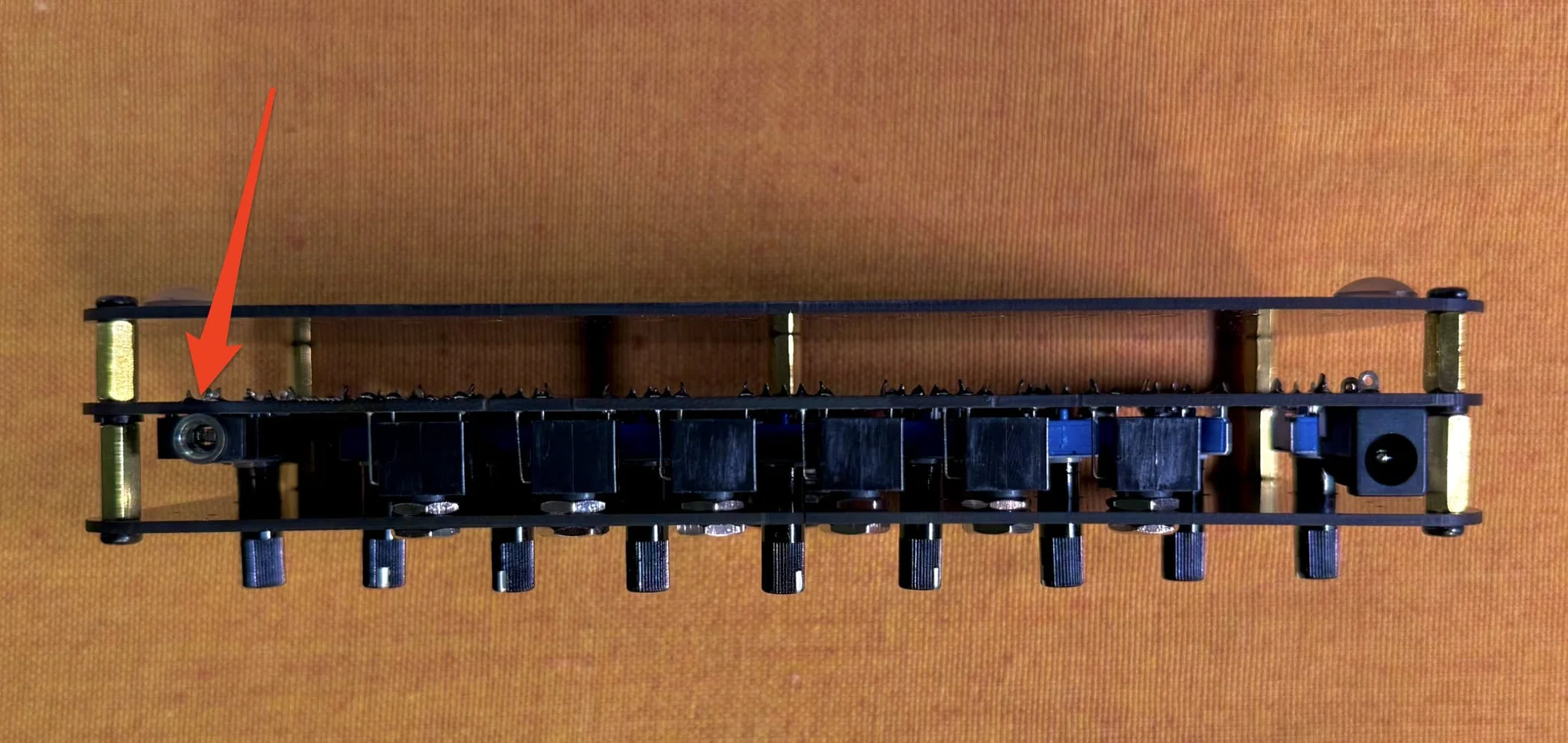 出力ジャックの写真