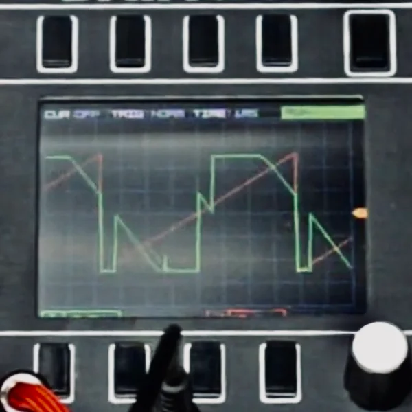 入力シグナルが歪んでいる例2:三角波