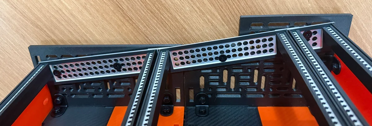 外箱とレールの固定例3