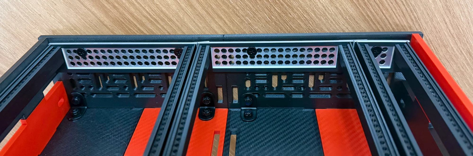 Example of outer box and rail attachment 2